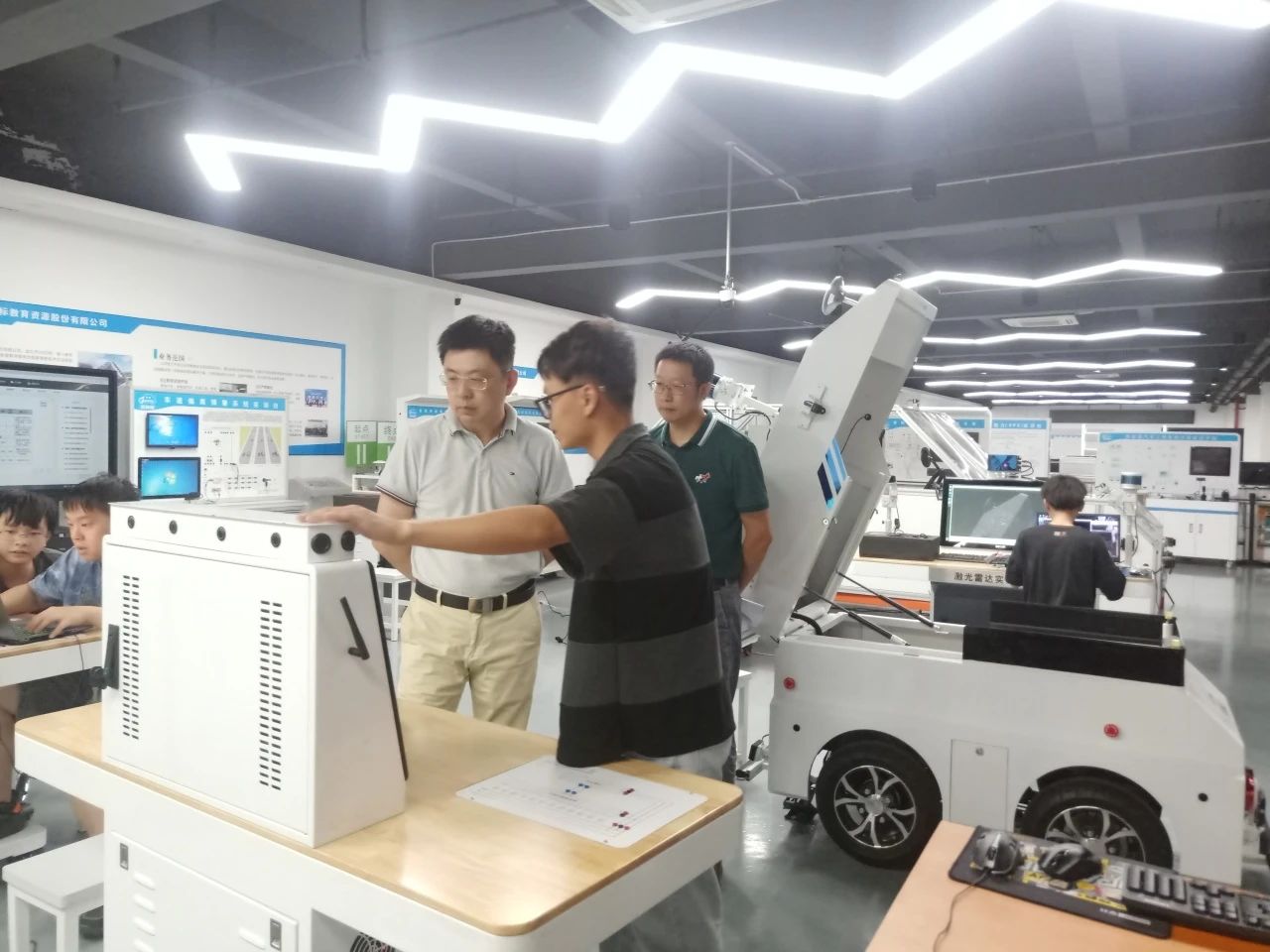 深圳風(fēng)向標教育資源股份有限公司